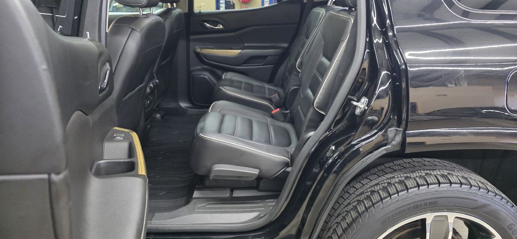 2018 GMC Acadia Image 12