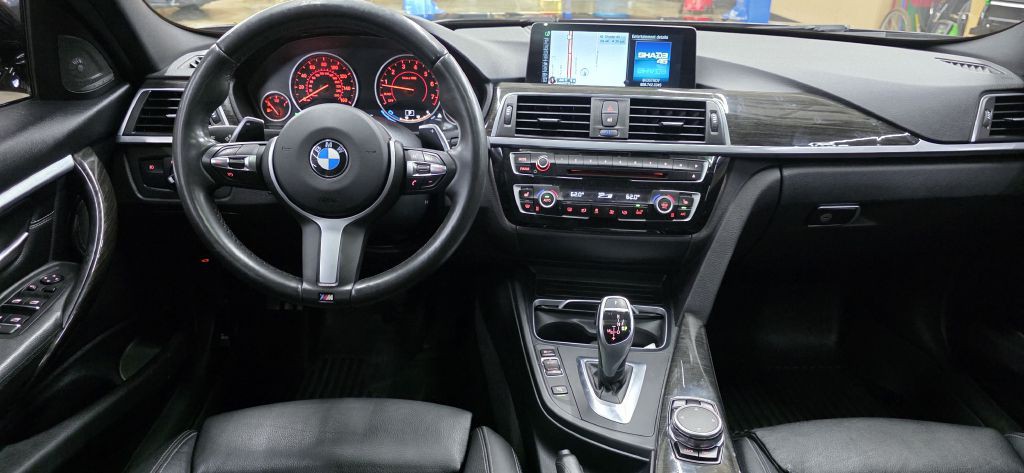 2016 BMW 3 Series Image 9