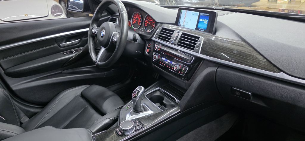 2016 BMW 3 Series Image 10