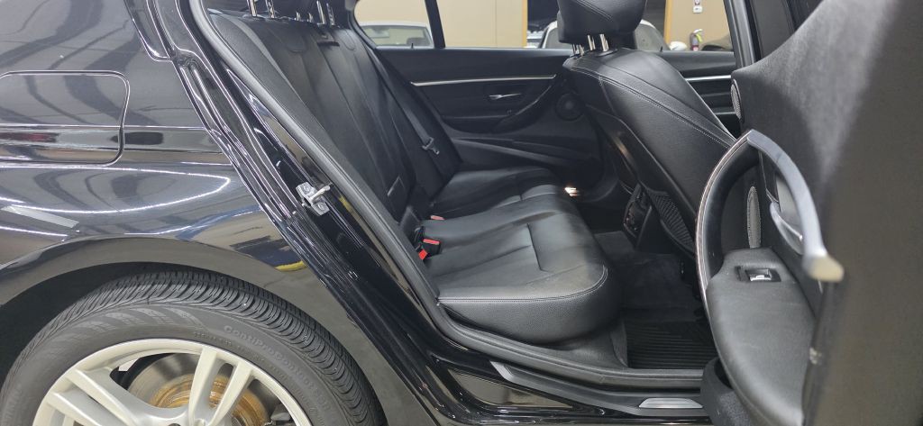 2016 BMW 3 Series Image 13