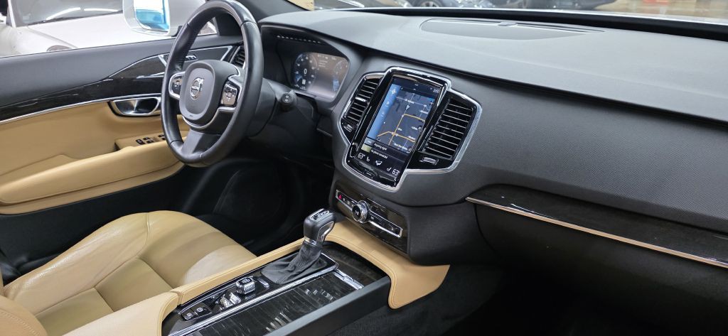 2018 Volvo XC90 Image 9