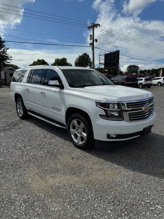 2016 Chevrolet Suburban Image 3