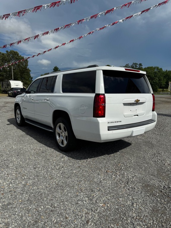 2016 Chevrolet Suburban Image 7