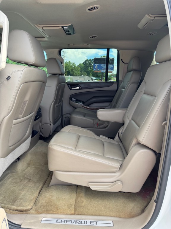 2016 Chevrolet Suburban Image 10