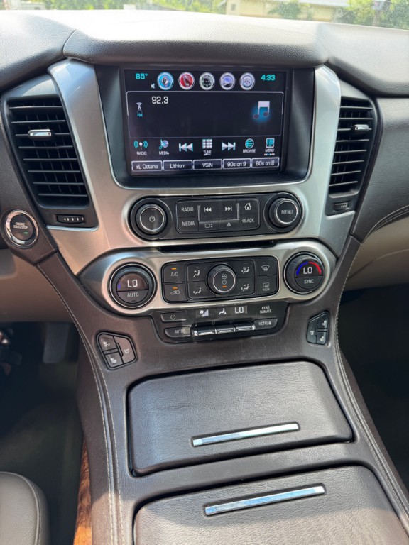 2016 Chevrolet Suburban Image 15