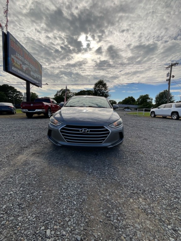 2018 Hyundai Elantra Image 2