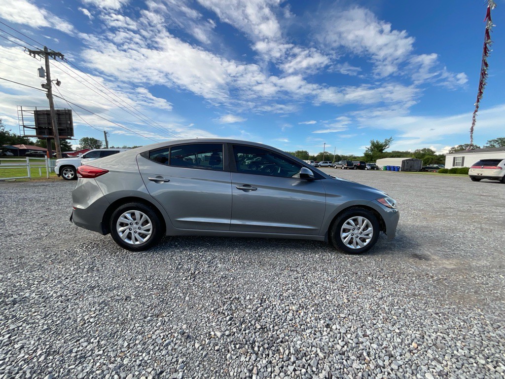 2018 Hyundai Elantra Image 4