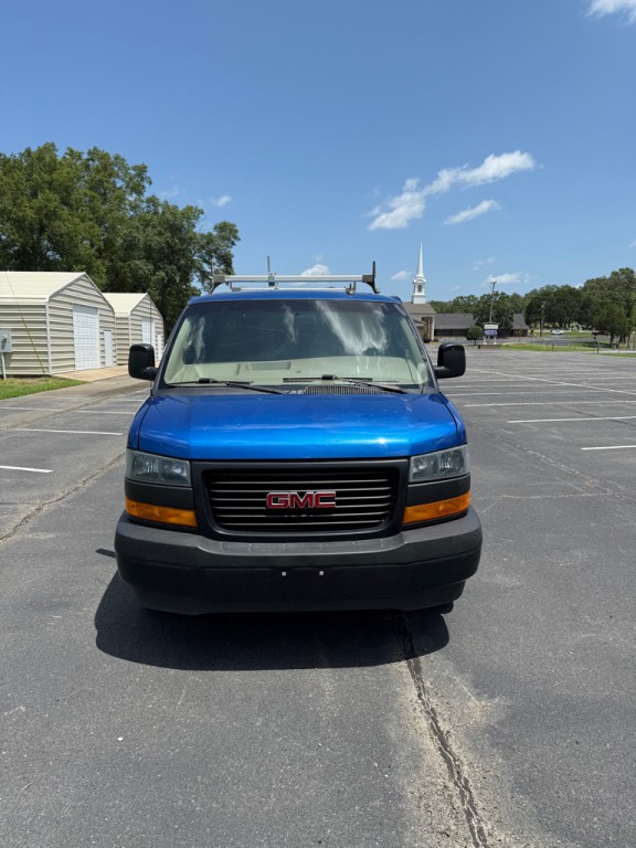 2018 GMC Savana Image 2