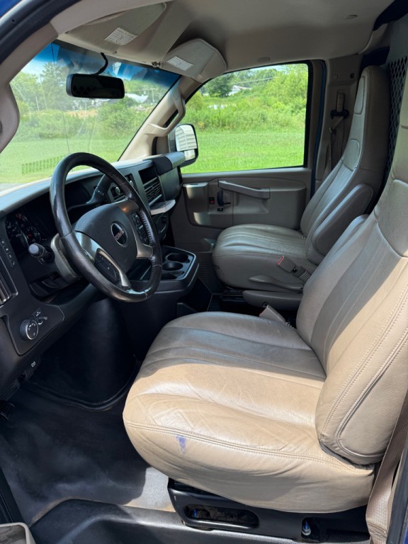 2018 GMC Savana Image 9