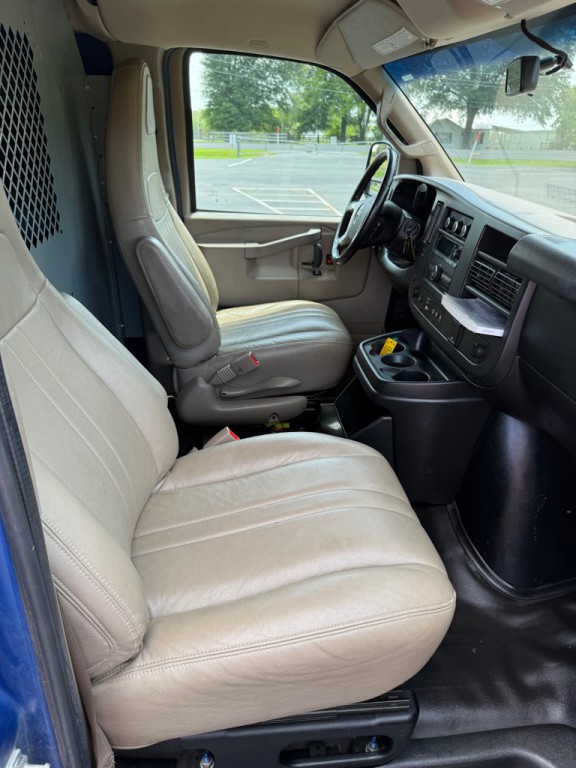 2018 GMC Savana Image 10