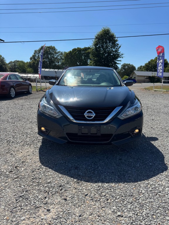 2017 Nissan Altima Image 2