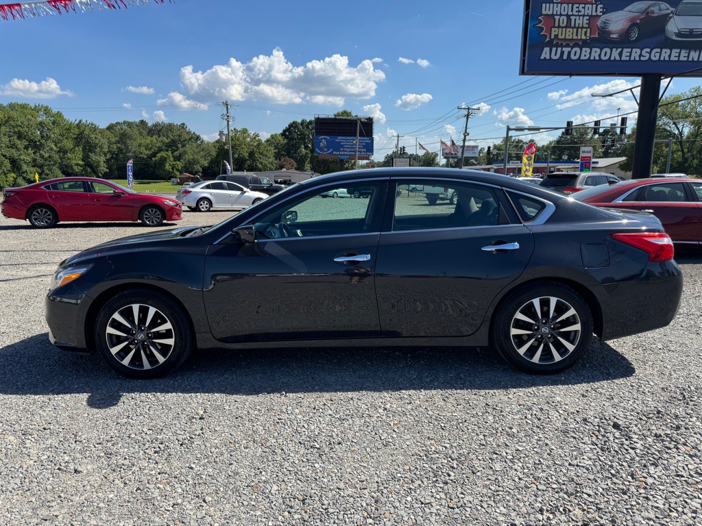 2017 Nissan Altima Image 8