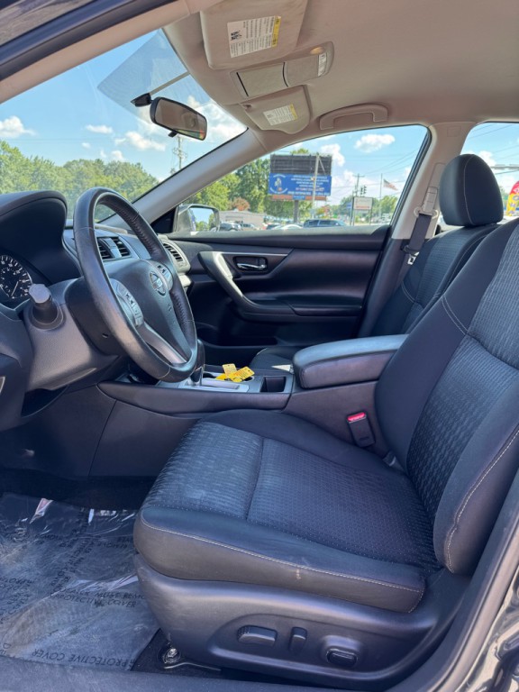 2017 Nissan Altima Image 9