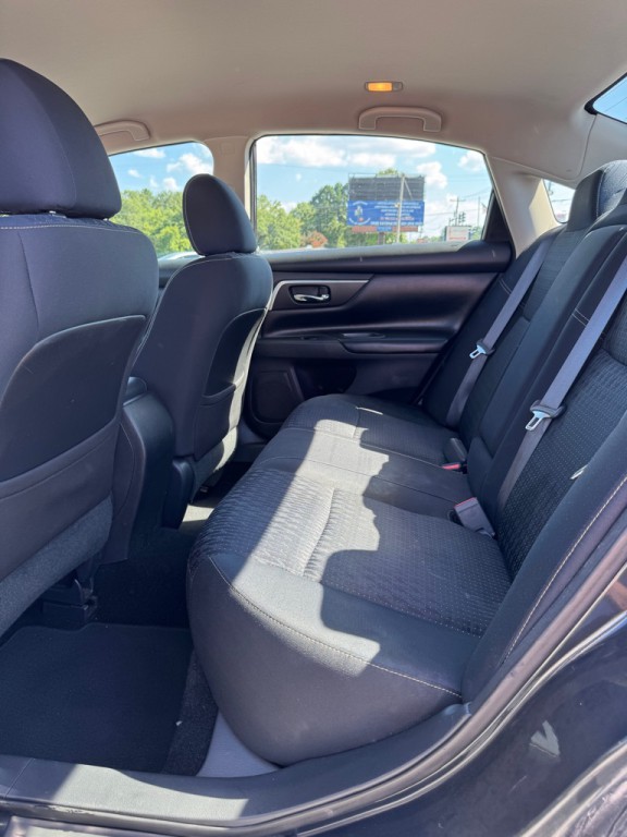 2017 Nissan Altima Image 10