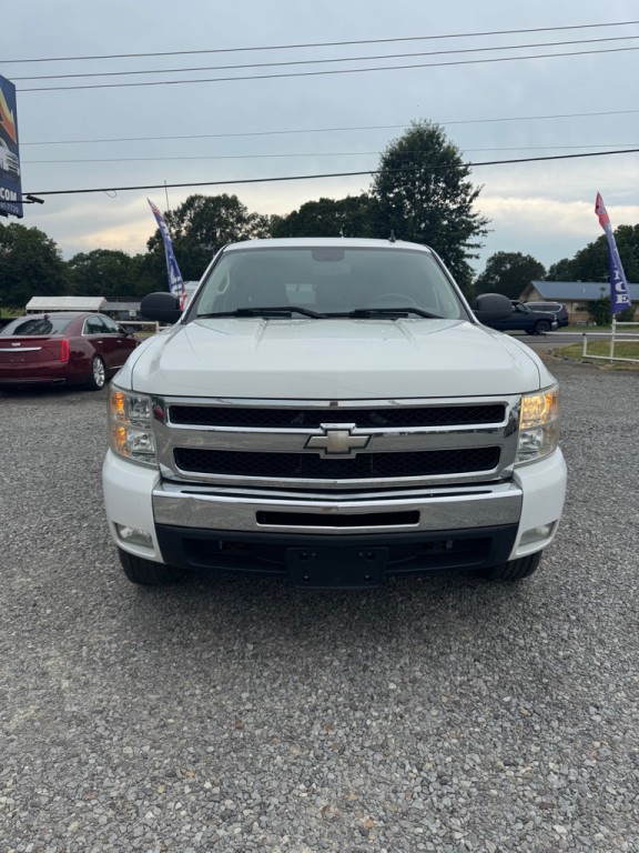 2011 Chevrolet Silverado 1500 Image 2