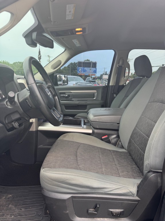 2015 RAM 1500 Image 9