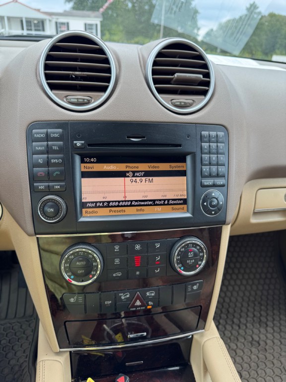 2011 Mercedes-Benz M-Class Image 11