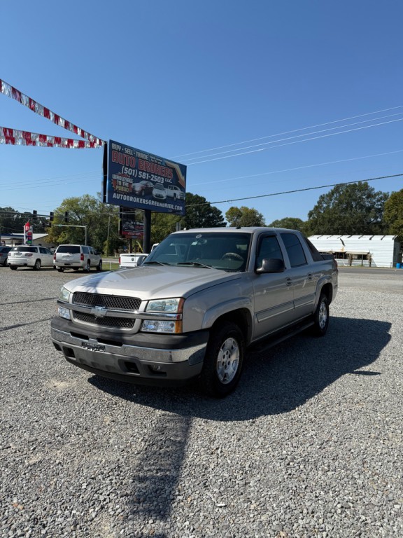 2005 Chevrolet Avalanche Image 1