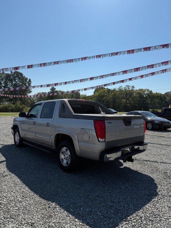 2005 Chevrolet Avalanche Image 6