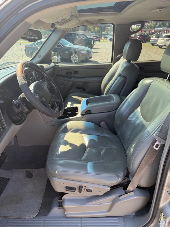 2005 Chevrolet Avalanche Image 8