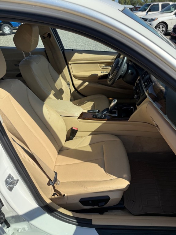 2015 BMW 3 Series Image 10