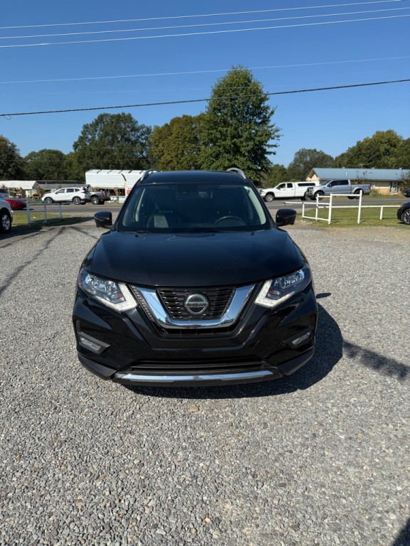 2018 Nissan Rogue Image 2