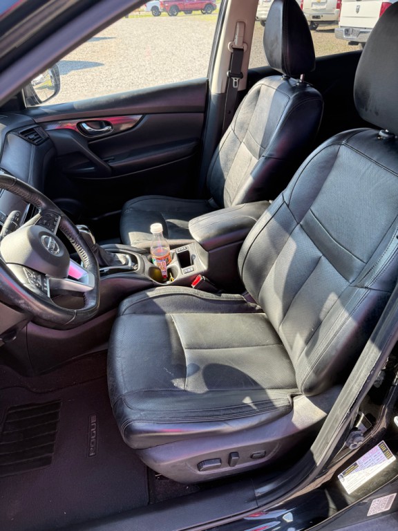 2018 Nissan Rogue Image 9