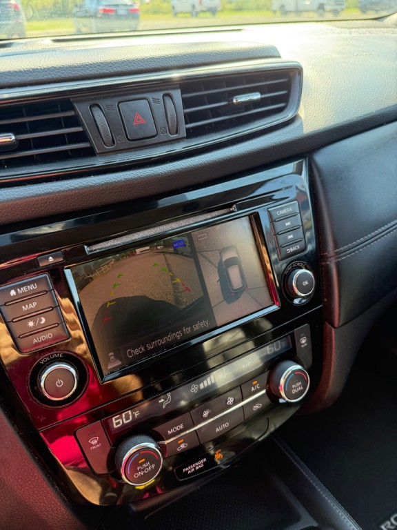 2018 Nissan Rogue Image 14