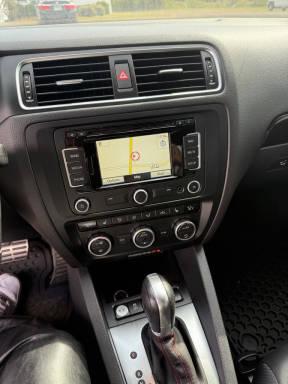 2014 Volkswagen Jetta Image 11