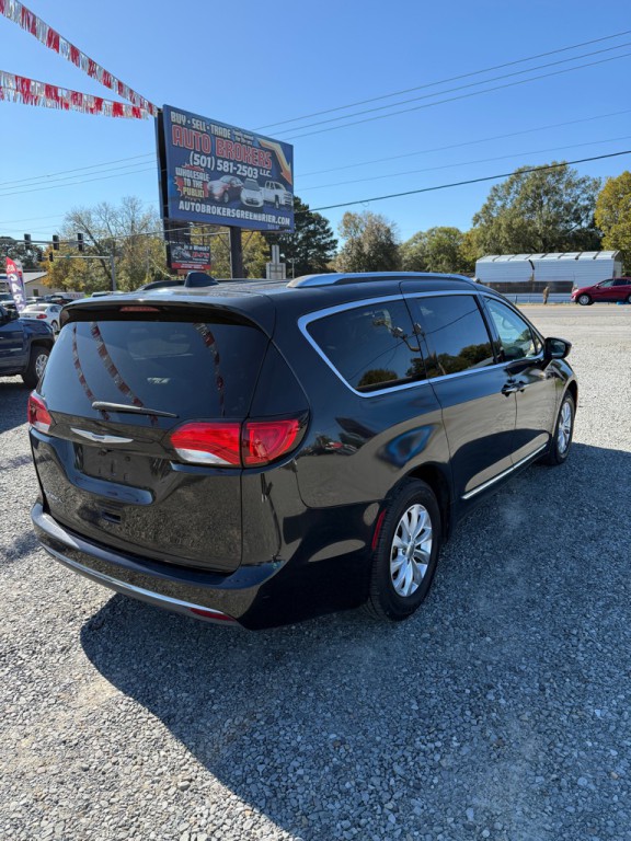 2018 Chrysler Pacifica Image 4
