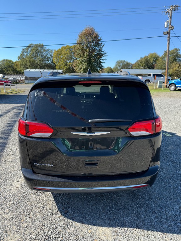 2018 Chrysler Pacifica Image 5