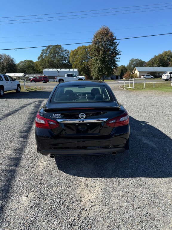2018 Nissan Altima Image 5