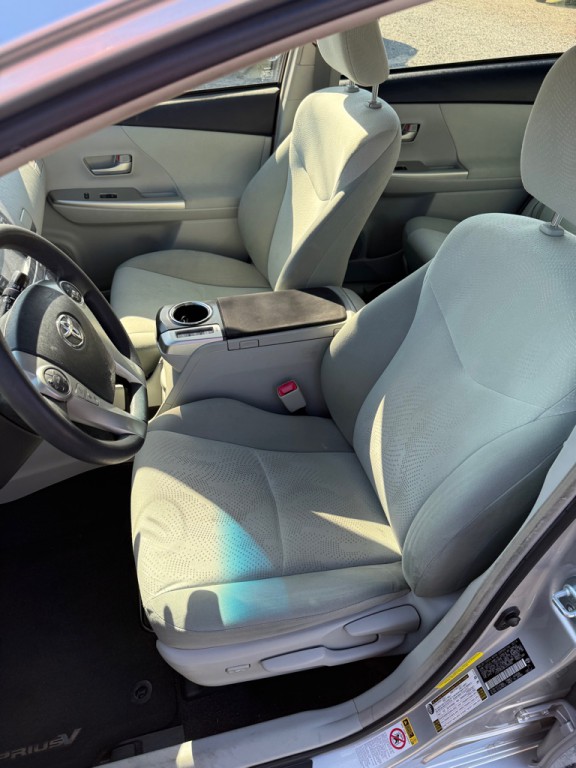 2014 Toyota Prius Image 9