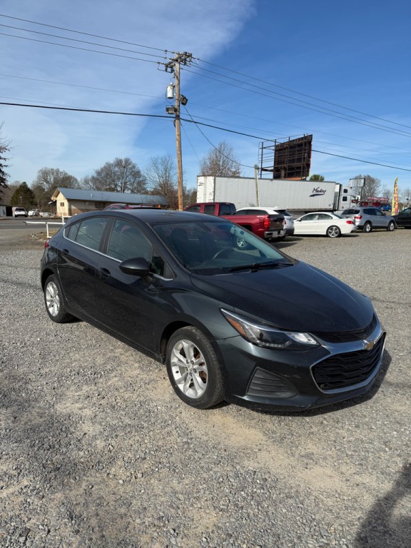 2019 Chevrolet Cruze Image 3