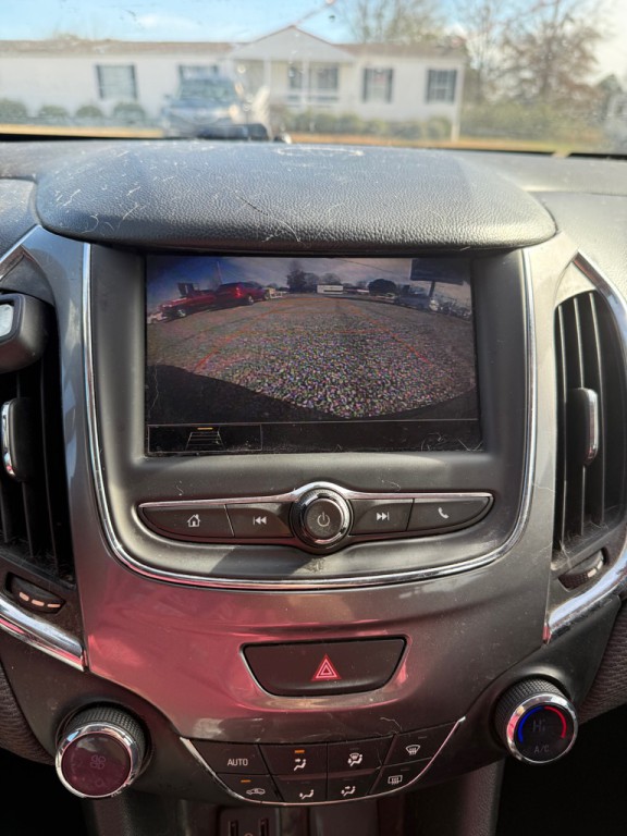 2019 Chevrolet Cruze Image 10