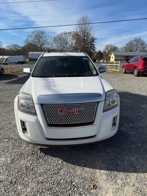 2015 GMC Terrain Image 2