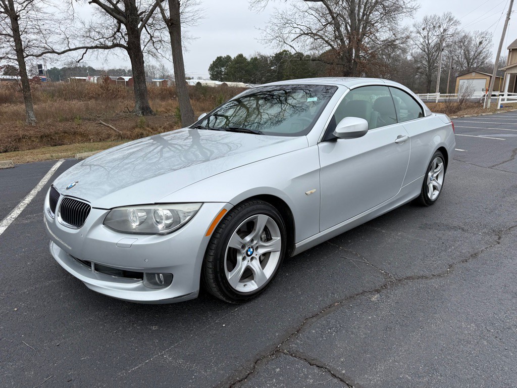 2012 BMW 3 Series Image 1