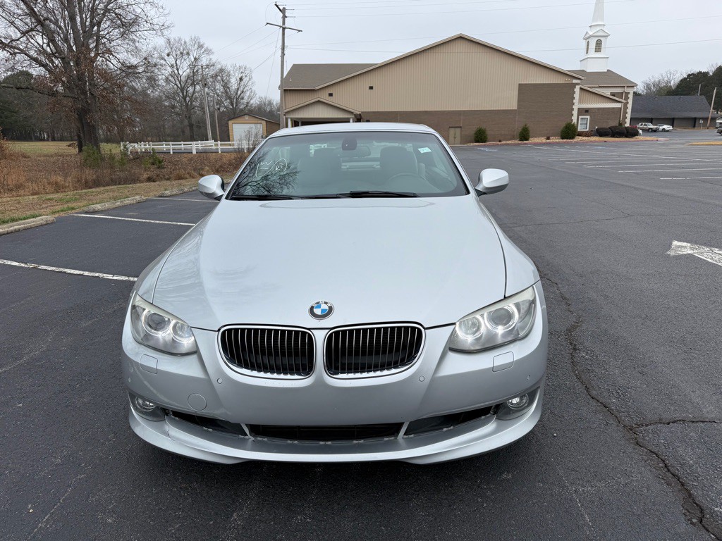 2012 BMW 3 Series Image 2