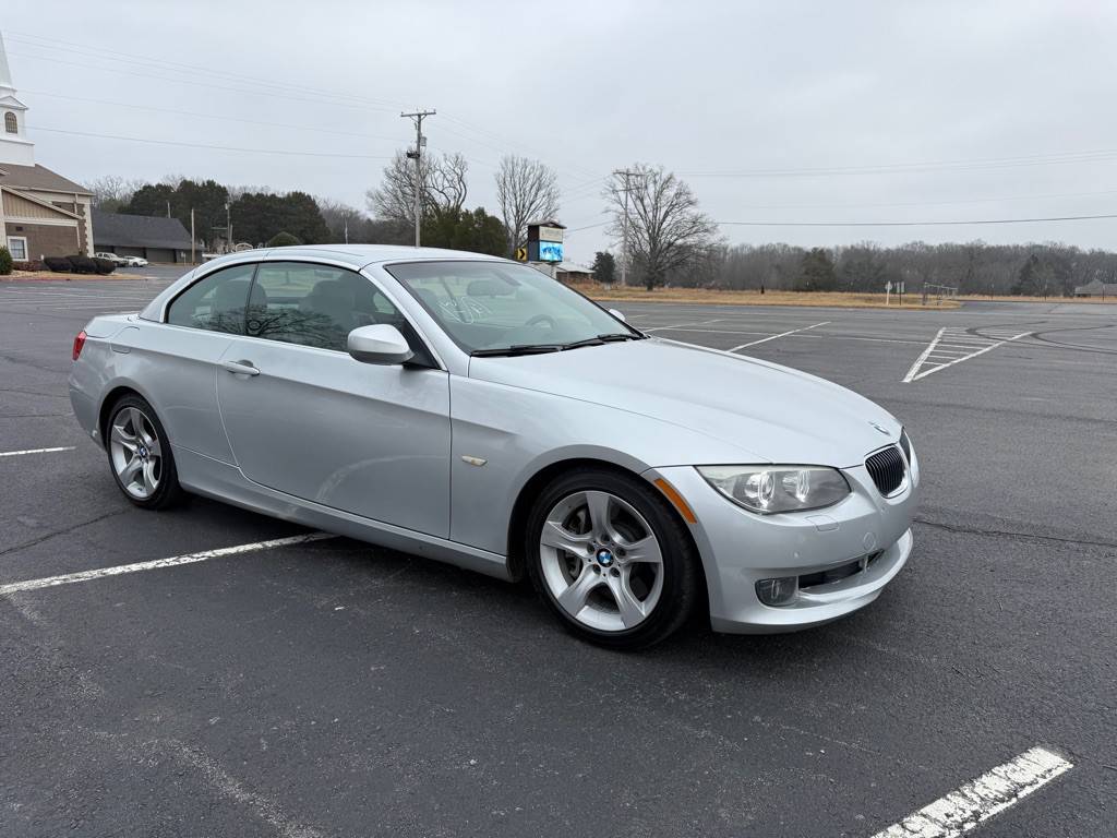 2012 BMW 3 Series Image 3