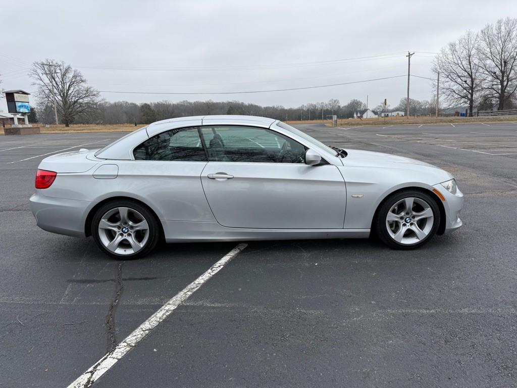 2012 BMW 3 Series Image 4