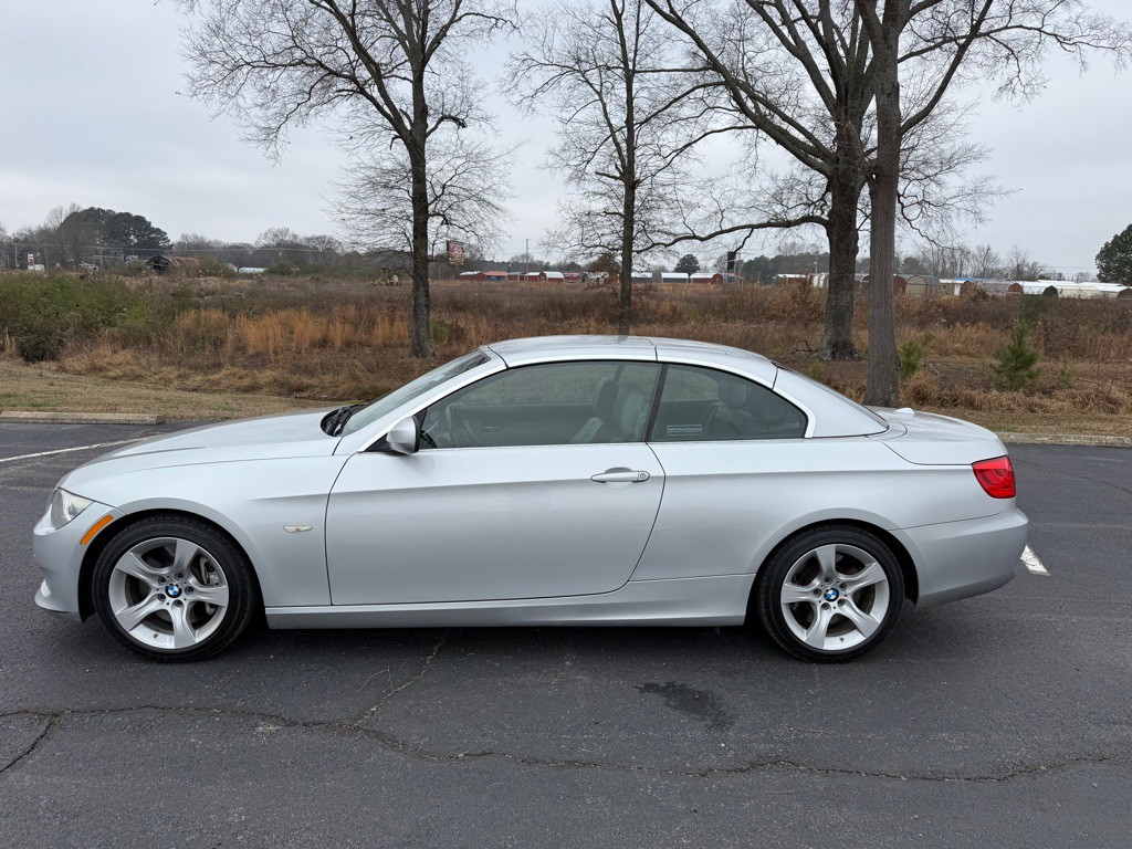2012 BMW 3 Series Image 8