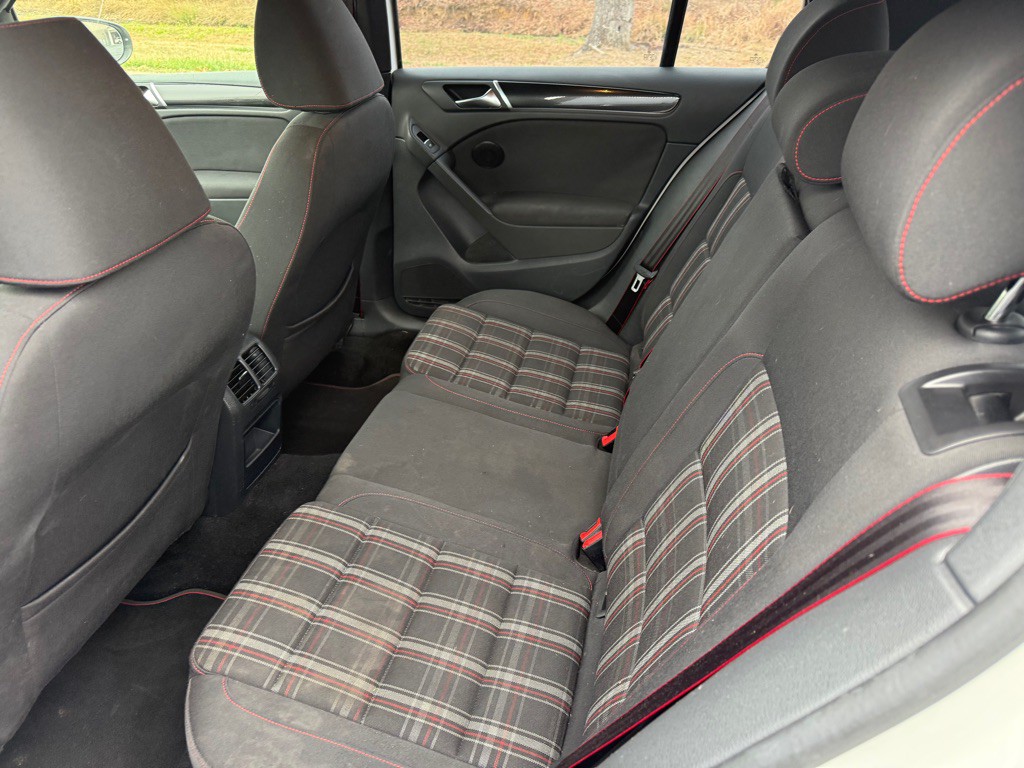 2014 Volkswagen GTI Image 9