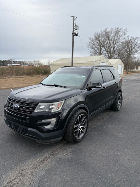 2016 Ford Explorer Image 1