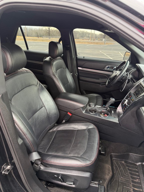 2016 Ford Explorer Image 11