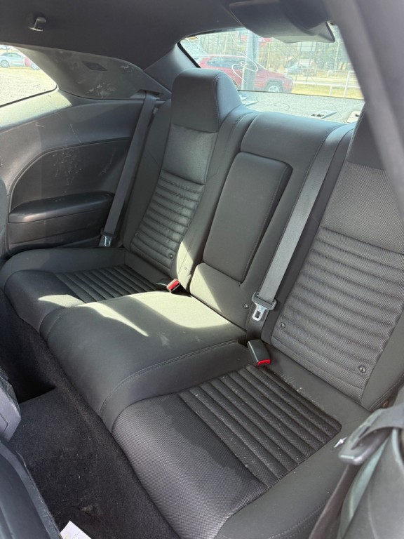 2013 Dodge Challenger Image 8