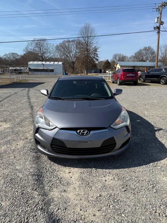 2016 Hyundai Veloster Image 2