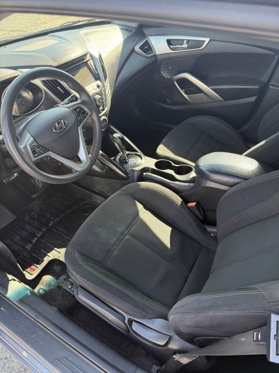 2016 Hyundai Veloster Image 7