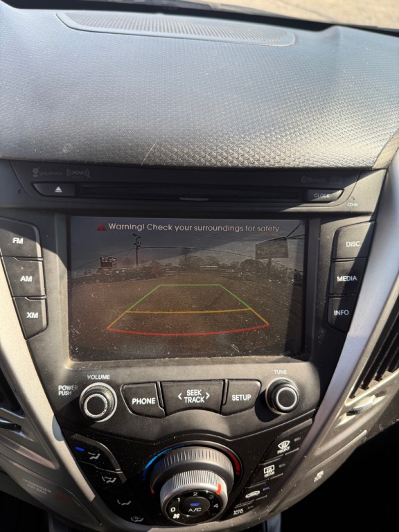 2016 Hyundai Veloster Image 10