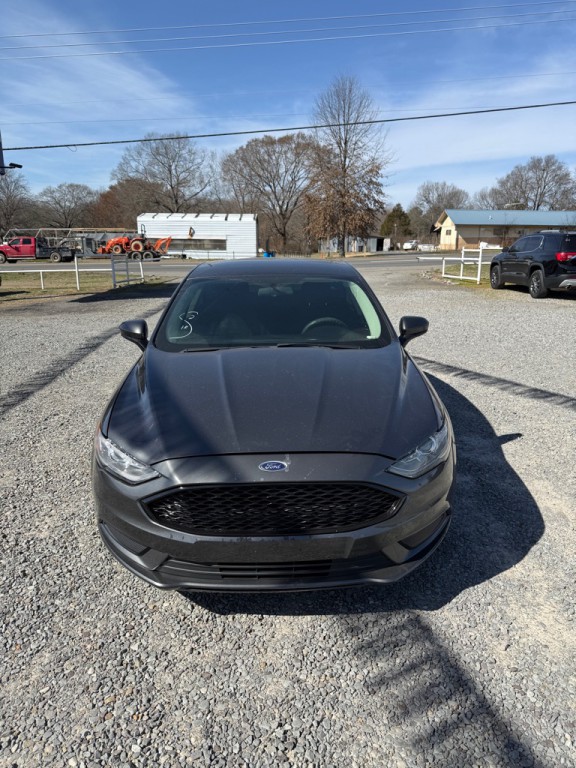 2017 Ford Fusion Image 2