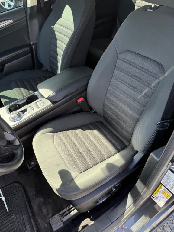 2017 Ford Fusion Image 8